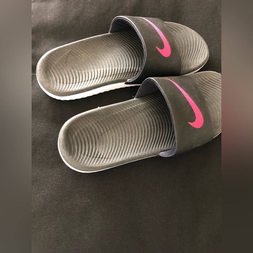 Nike slides
